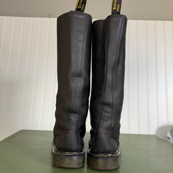 VTG England #1420 Dr. Martens OG 20-Eyelet Lace-Up Boots in Black Leather - Picture 12 of 16